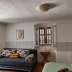 Apartment Fish Market Split